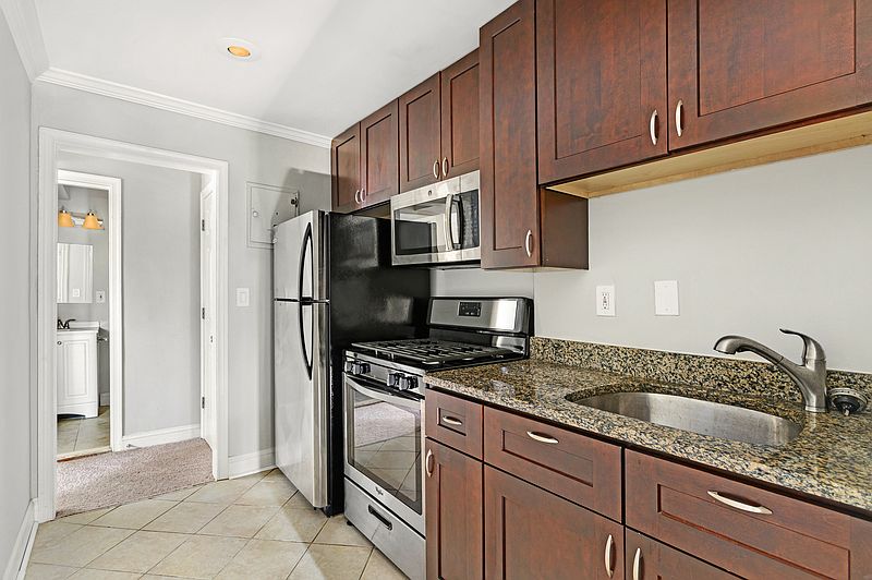 2nd image of 1619 Butler St S Unit 3