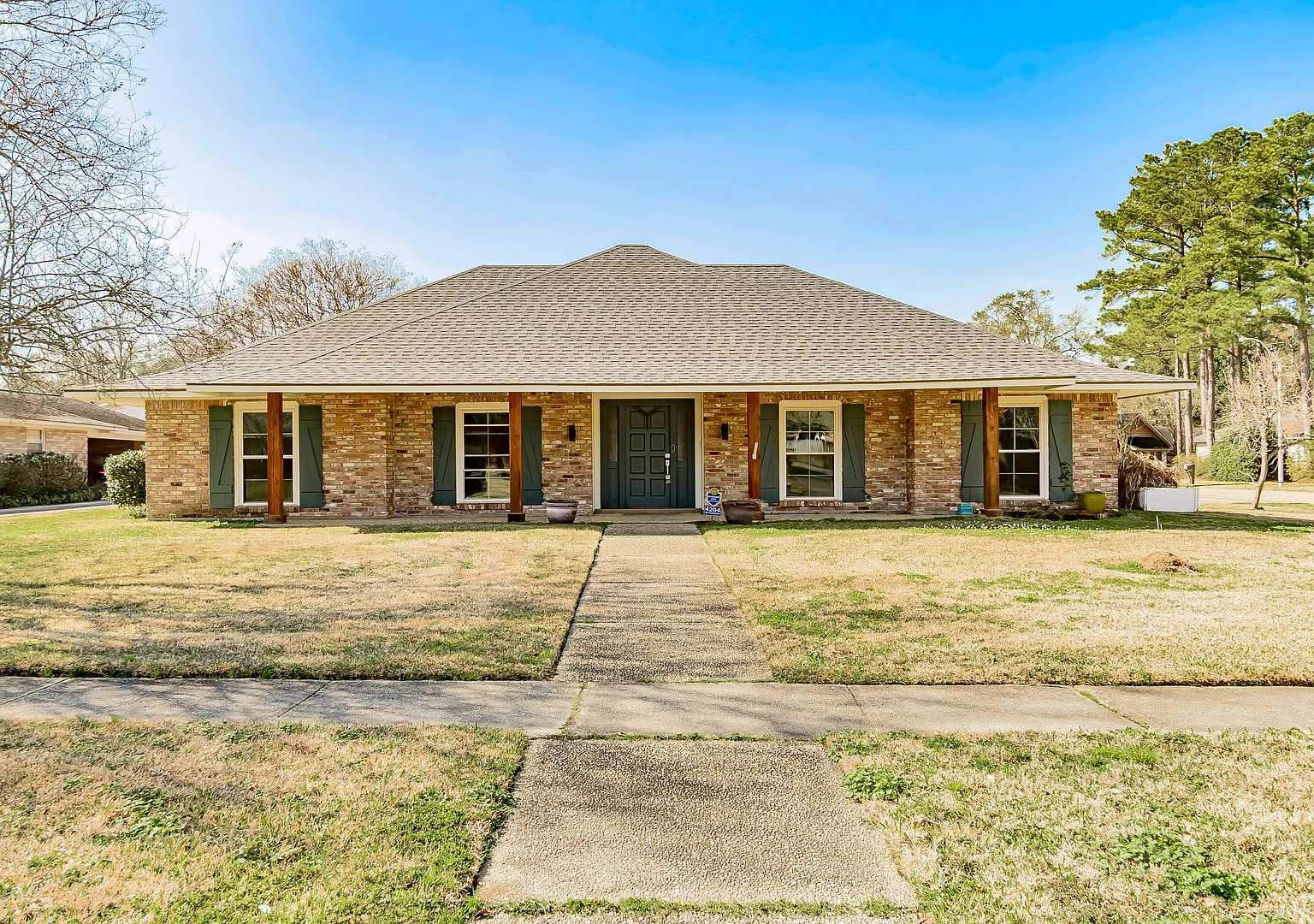 Resort-Style 4 Bedroom Home with Pool & Outdoor Pavilion in Pine Park — Photo 1