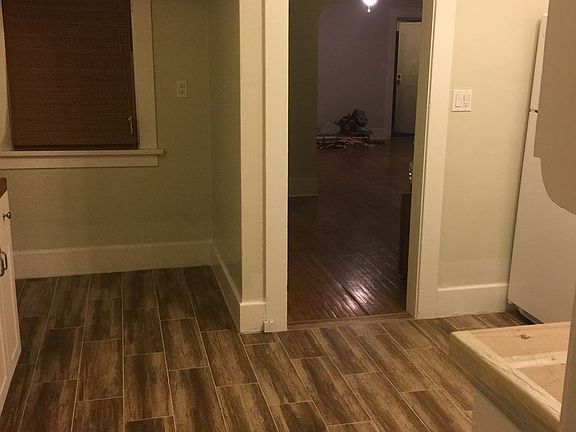 3rd image of 4343 Hamilton St
