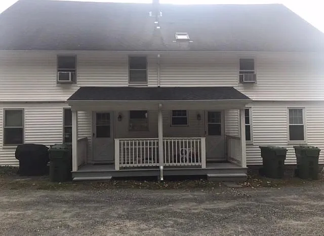 147 School St — Photo 3
