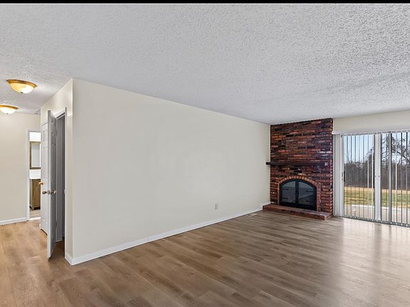 4th image of 12620 Countrybrook Dr