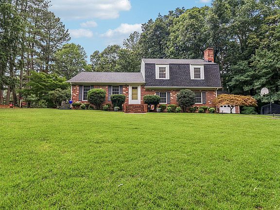 3rd image of 6355 Hidden Valley Dr