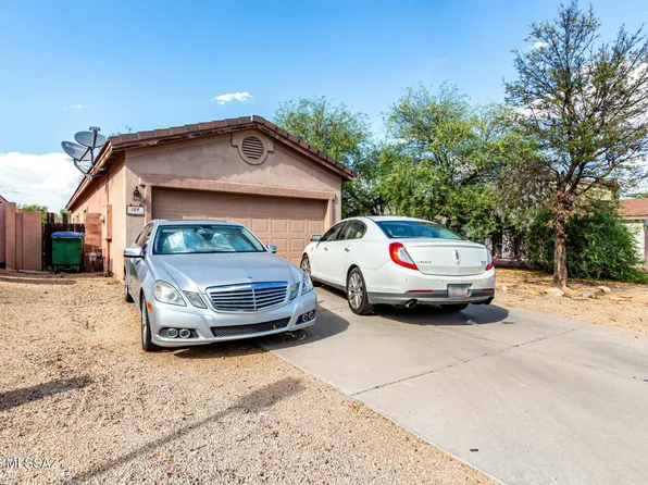 109 E Oracle Oak St, Sahuarita, AZ 85629