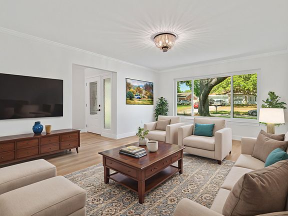 3rd image of 273 Briarwood Cir
