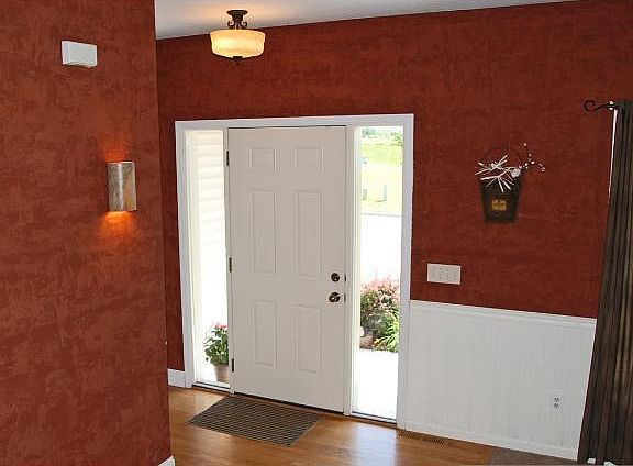 3rd image of 615 12th Ave NE