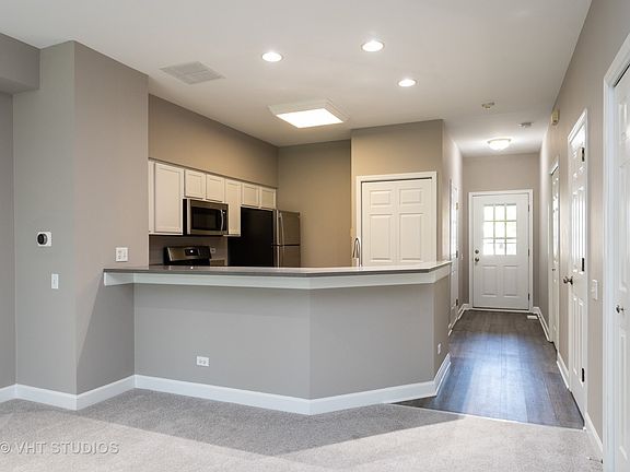 3rd image of 2945 Stonewater Dr