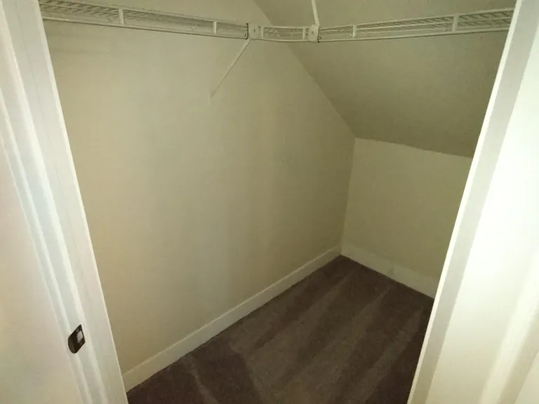 2502 Rockefeller Ave — Photo 23