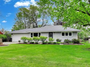 9 Johnathan Rd, Lake Zurich, IL 60047