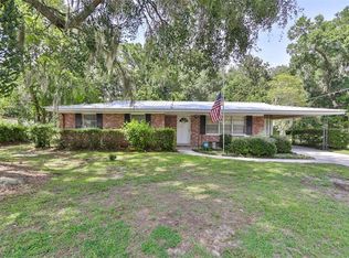 5106 Twin Pine Dr, Plant City, FL 33566