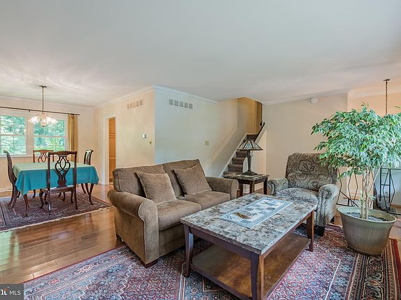4th image of 5 Duvall Ct
