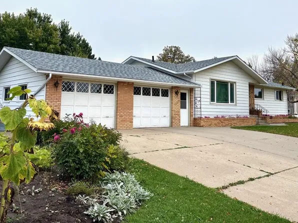 38 Rosefield DRIVE, Yorkton, SK S3N 2R4