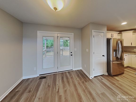 4th image of 3768 Windmill Dr