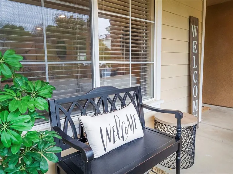 N Deer Springs Dr — Photo 2