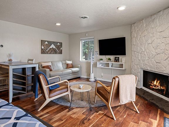 5th image of 17654 Pinnacle Ln #16
