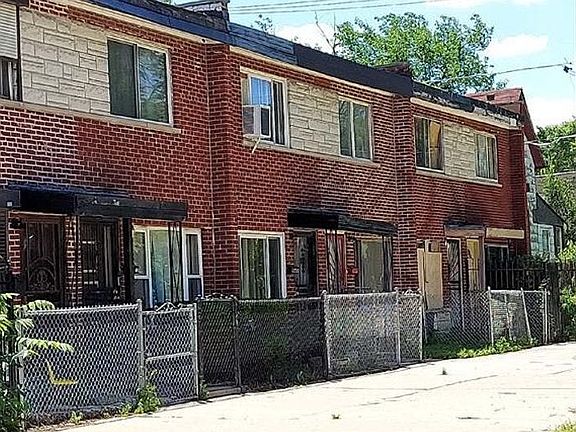 3rd image of 1301 E 75th St APT C