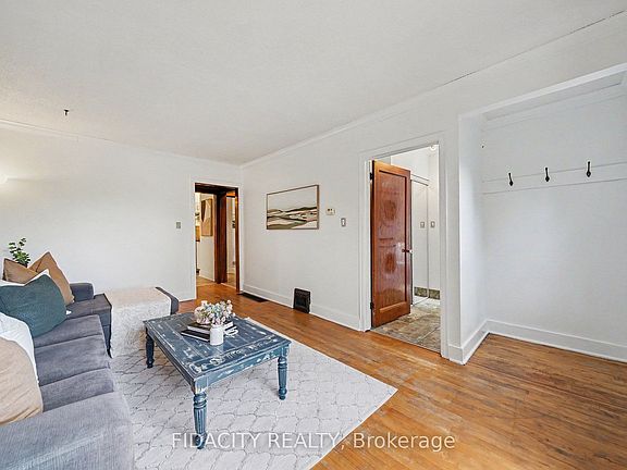 5th image of 6811 Flewellyn Rd