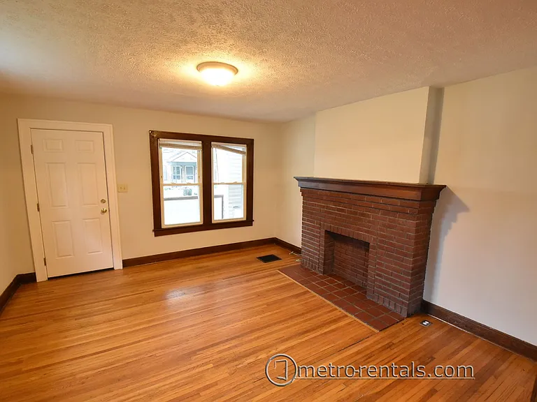 238-240 W Pacemont Rd — Photo 6
