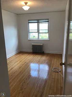 Rented by Realty 2000 Corp | media 10