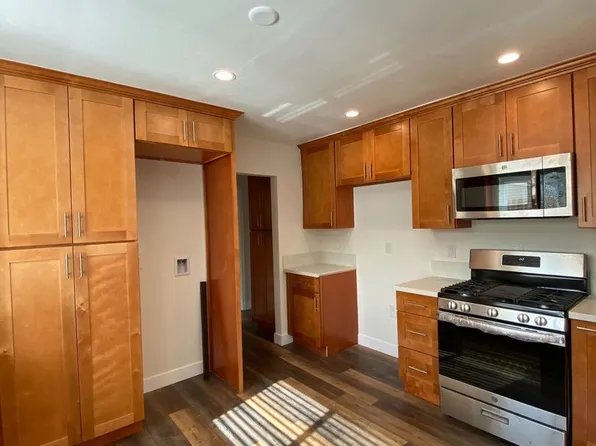 326 Ogle St, Costa Mesa, CA 92627