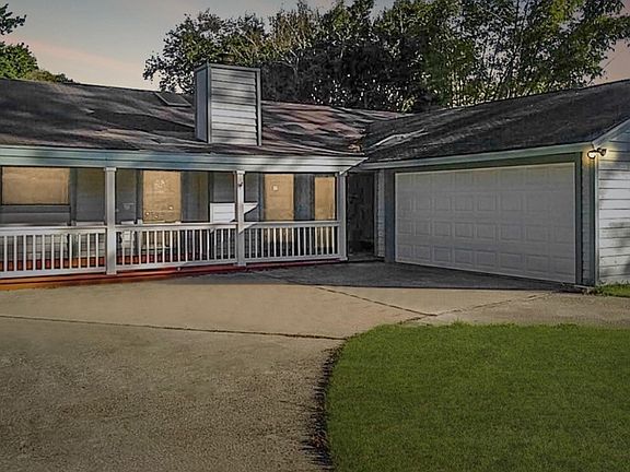 2nd image of 1322 Gulfview Woods Ln