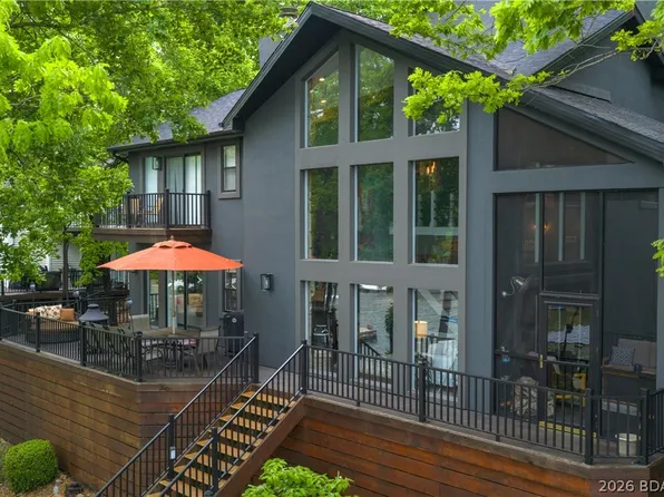 1423 Sweetwater Dr, Lake Ozark, MO 65049