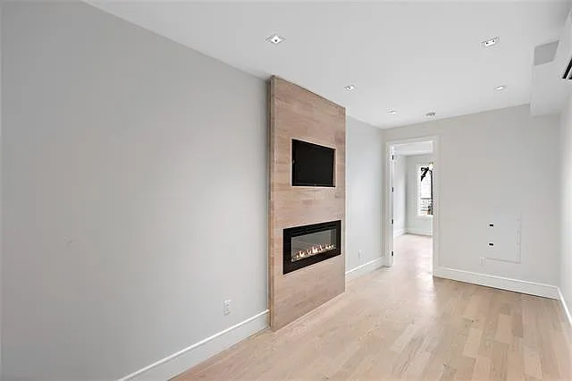 542 Newark Ave #2L — Photo 5