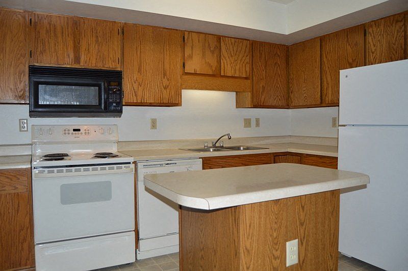Fargo, ND Clearview Apartments | Kitchen