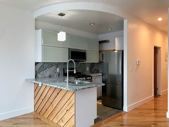 4th image of 188 Edgecombe Ave #2