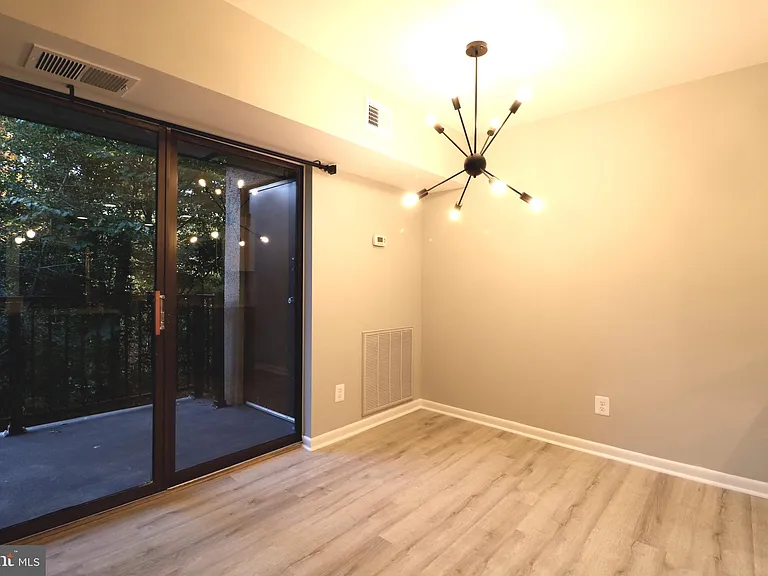2249 Castle Rock Sq #11C — Photo 11