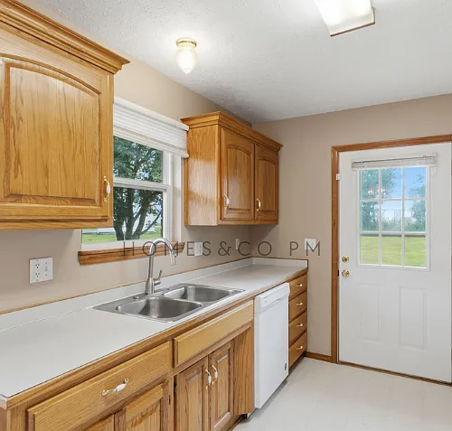 1239 W Bluegrass Rd — Photo 10