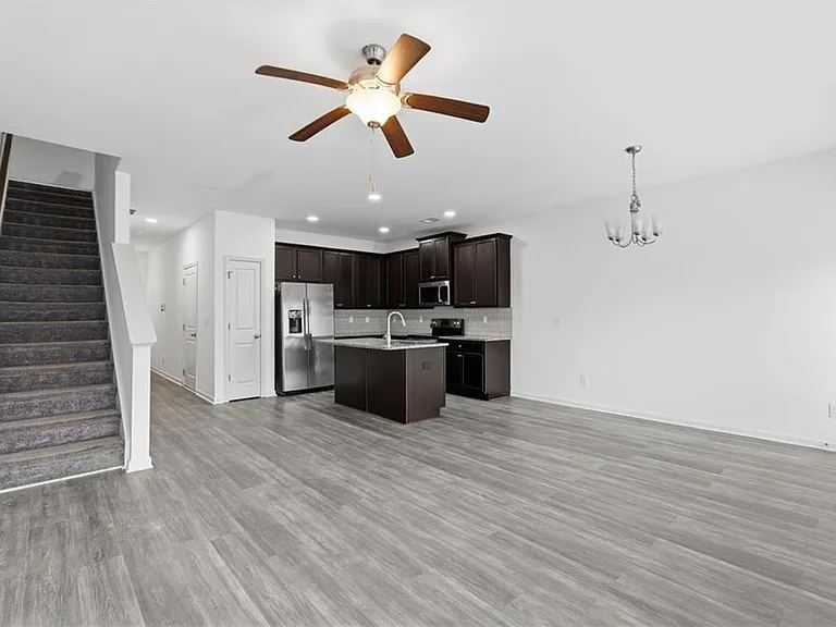 7134 Gladstone Cir — Photo 6