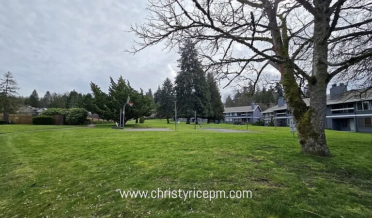 11010 NE 68th St #627 — Photo 15