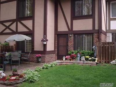 51 Skyline Dr, Coram, NY, 11727