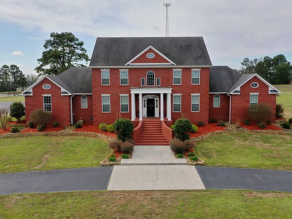 3rd image of 255 Sparksford Dr