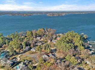 21307 Island Forest Dr, Cornelius, NC 28031