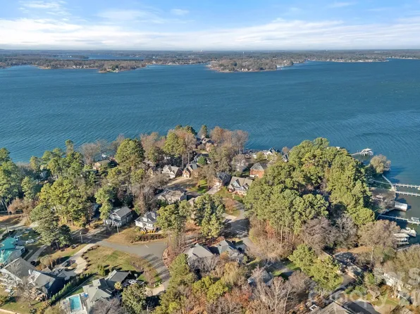 21307 Island Forest Dr, Cornelius, NC 28031