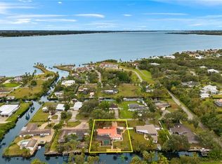 60 Lagoon Dr, North Fort Myers, FL 33903