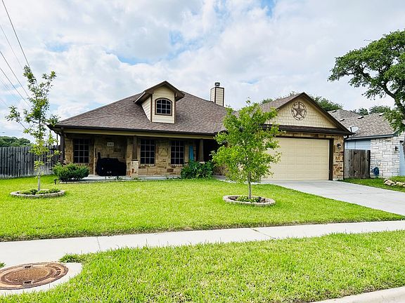 2nd image of 2411 Country Oaks Cir