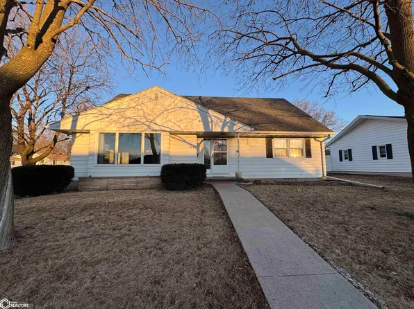 108 Hillcrest Dr, Reinbeck, IA 50669