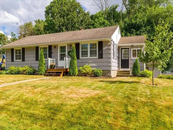 38 Belmont St, Southbridge, MA 01550