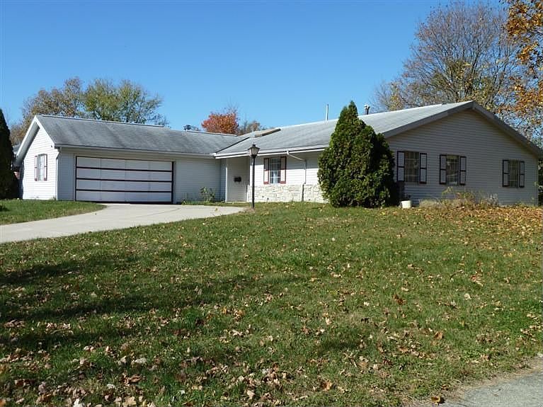 1st image of 4945 Sweetbirch Dr