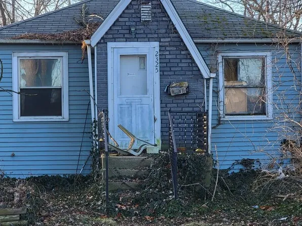 2325 Fairview Ave, Lake Station, IN 46405