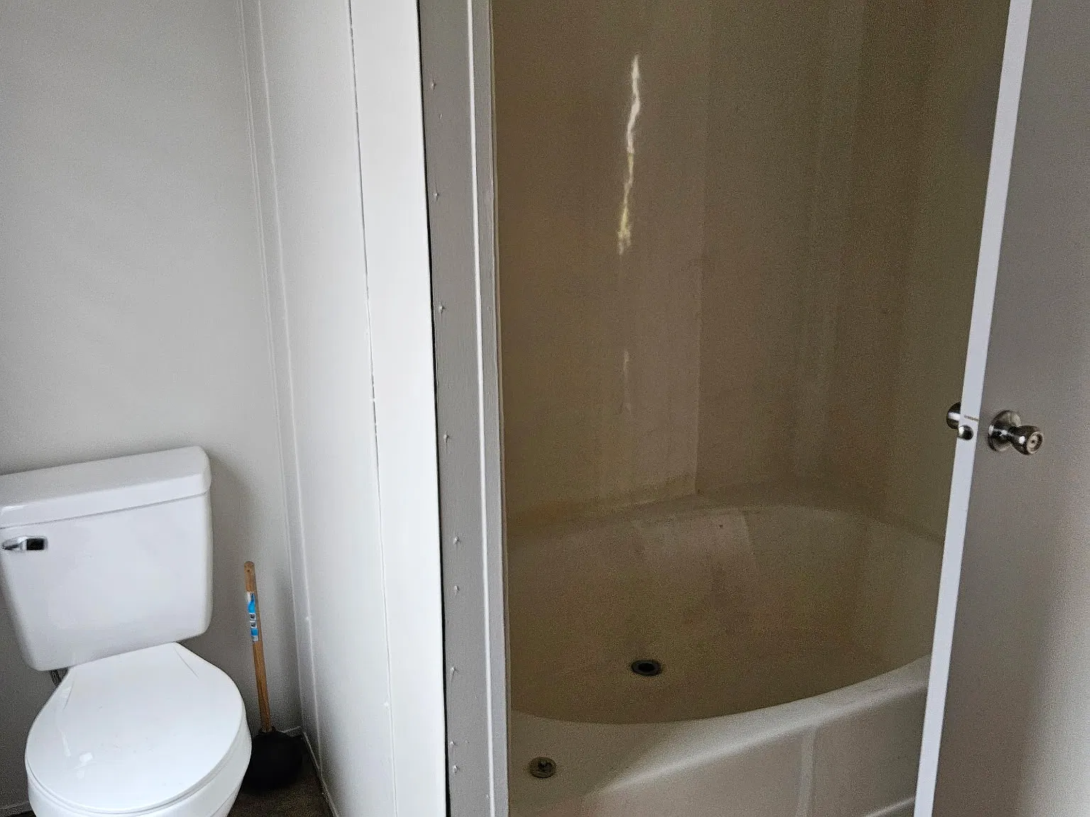 3 bed, 1280 sqft, $1,100 — Photo 4