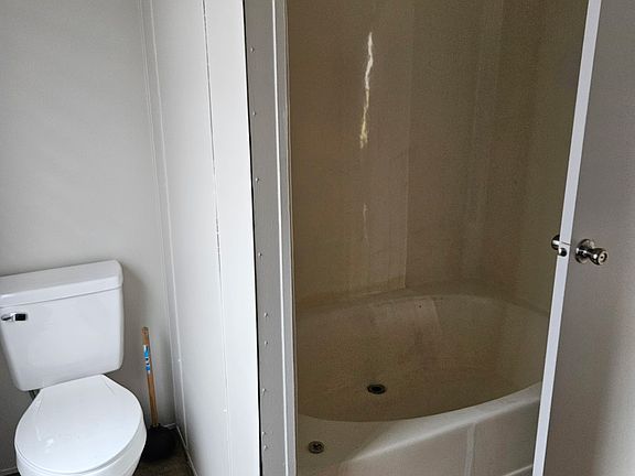 4th image of 340 Clara St #340