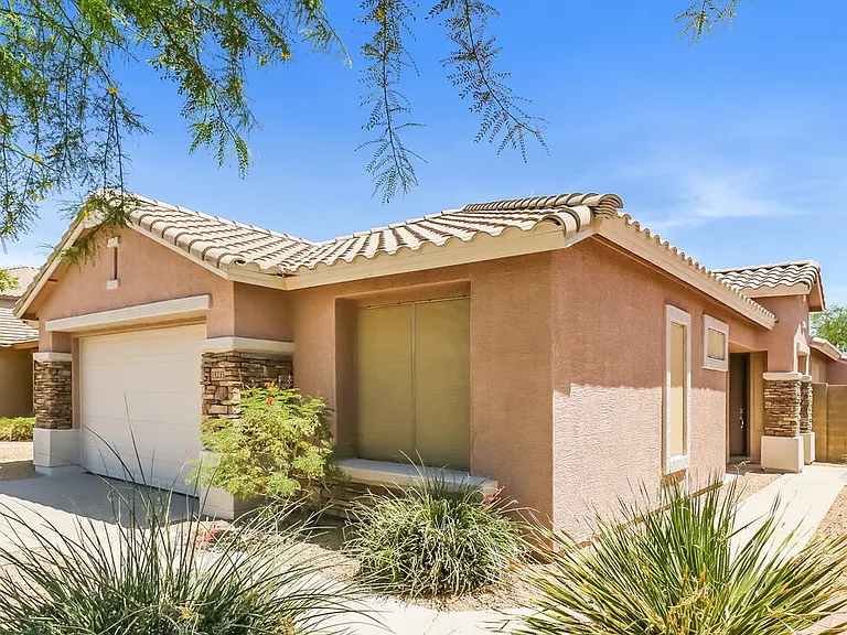 15233 W Banff Ln — Photo 3
