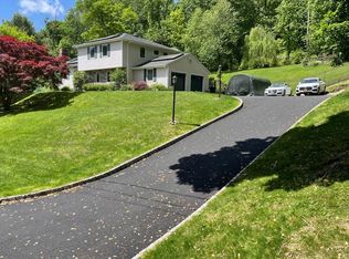 214 Radcliff Dr, Nyack, NY