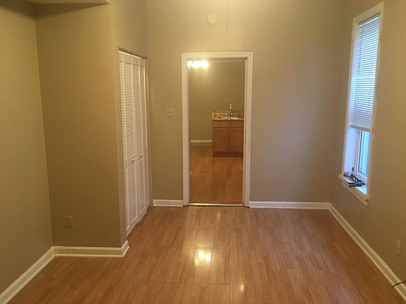 3rd image of 3115 Magnolia Ave