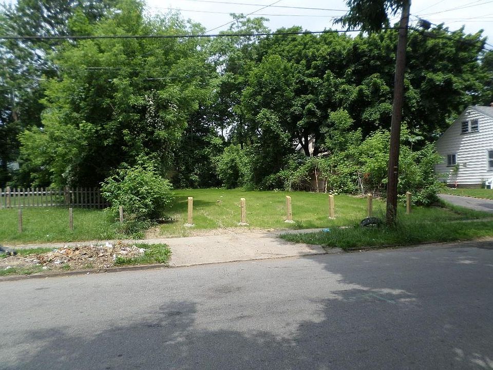 2nd image of 63 Cummings St