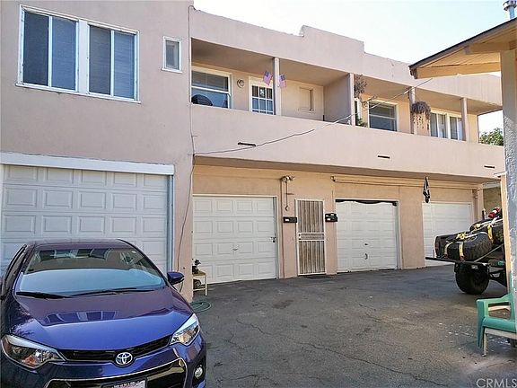 3rd image of 3233 S Pacific Ave