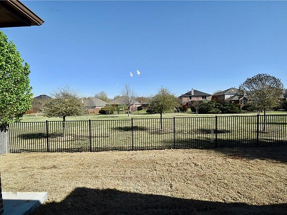 2nd image of 11418 Henderson Dr